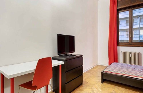 Guastalla Station Balnéaire | 120 m² Chambre privée ∙ 1 chambre ∙ 1 personne
