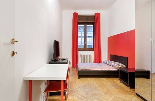 Guastalla Station Balnéaire | 120 m² Chambre privée ∙ 1 chambre ∙ 1 personne
