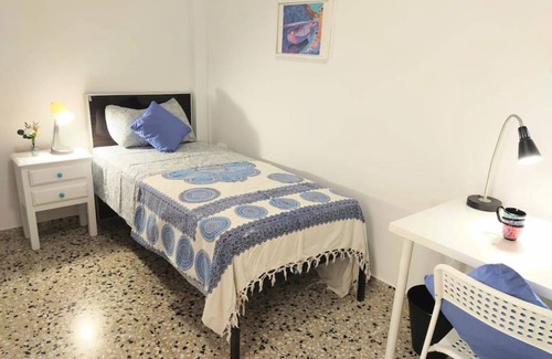 Paterna Station Balnéaire | 120 m² Chambre privée ∙ 1 chambre ∙ 4 personnes