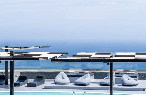 Imerovigli Station Balnéaire | 120 m² Résidence de vacances ∙ 3 chambres ∙ 20 personnes