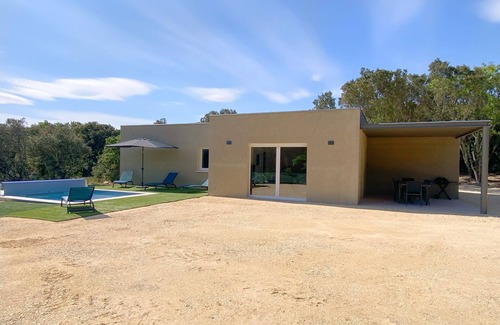 Orgnac-l'Aven Villa | Villa de 120m2 accès PMR climatisée avec piscine privée chauffée et jacuzzi