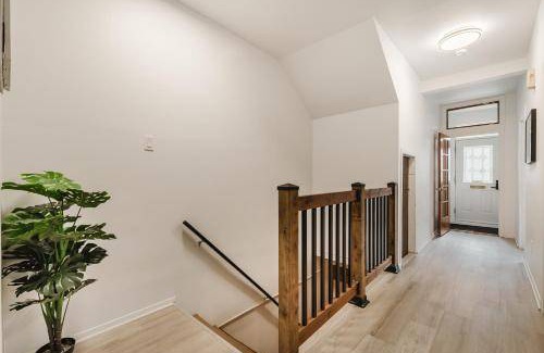 Pointe-Saint-Charles Appartement | 121 m² Appartement ∙ 2 chambres ∙ 12 personnes