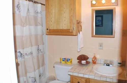 Port Mansfield Copropriété | 123 West Harbor Condo B - Beautiful Condo in the harbor with spacious deck