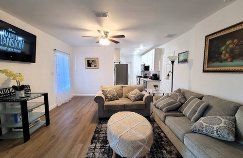 Tallahassee Maison | 126-House (10BR): a renovated duplex near FSU