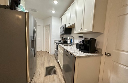 Tallahassee Maison | 126-House (10BR): a renovated duplex near FSU