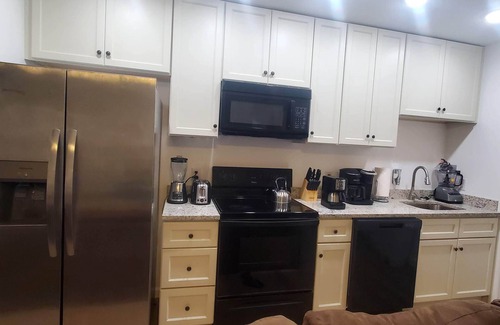 Tallahassee Maison | 126-House (10BR): a renovated duplex near FSU