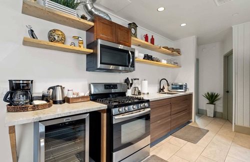 Stockton Hôtel | 12BR Retreat @ Resort 48 guests. Expand to 34BR.