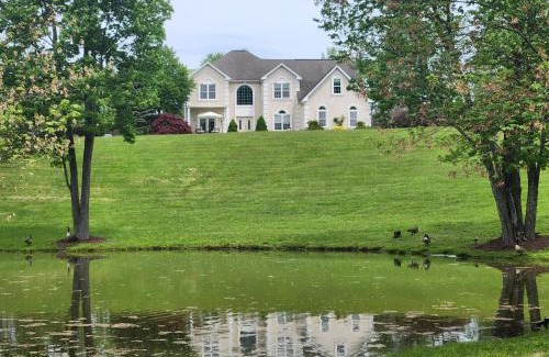 Augusta Maison | 13-Acre Private Estate, Private Lake, Private Golf Range, Private Forest & Hiking Trails