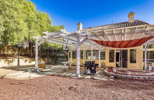 Corona Maison | 13 Mi to Dtwn Riverside SoCal Family Home!