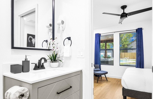 McNeil Maison | 13 minutes from the Austin Downtown, Pool, Escape to the best getaway