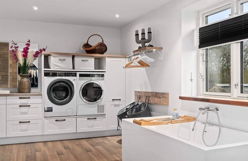 Praesto Maison | 13 person holiday home in Præstø