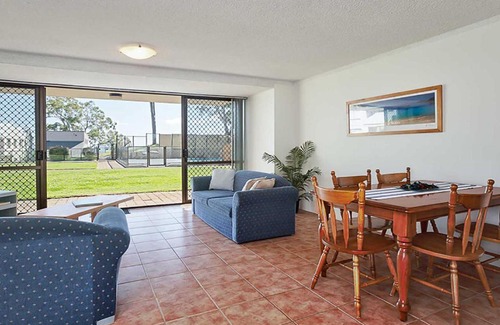 Nelson Bay Appartement | 13 'The Poplars' 34 Magnus Street - ground floor unit and pool in complex