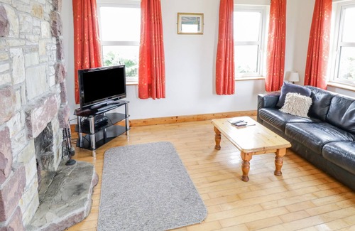 Keel Cottage | 13 TRAWMORE COTTAGES, pet friendly in Keel, County Mayo