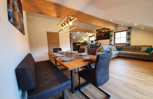 Halblech Appartement | 133m² apartment in Bayerniederhofen ***** Mountain and castle view