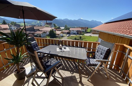 Halblech Appartement | 133m² apartment in Bayerniederhofen ***** Mountain and castle view