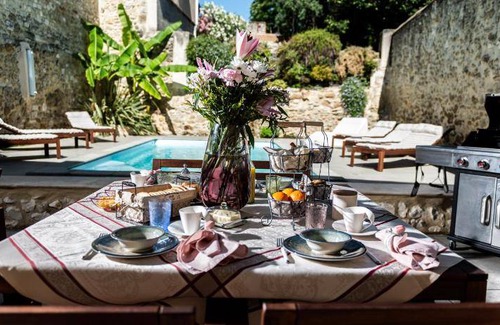 Euzet-les-Bains Lit Et Petit-Déjeuner | 135 m² Chambre d'hôtes ∙ 4 chambres ∙ 10 personnes
