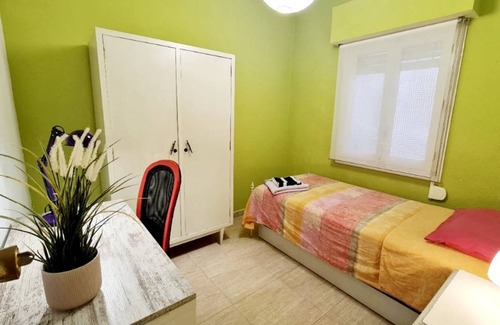 Alicante Station Balnéaire | 135 m² Chambre privée ∙ 1 chambre ∙ 1 personne