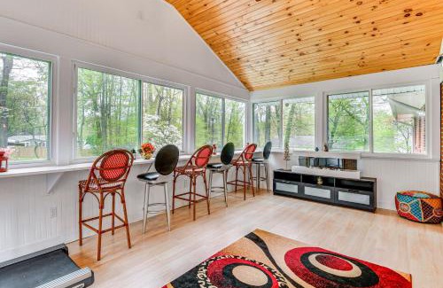 Colesville Maison | 14 Mi to DC Retreat with Hot Tub and Sunroom!