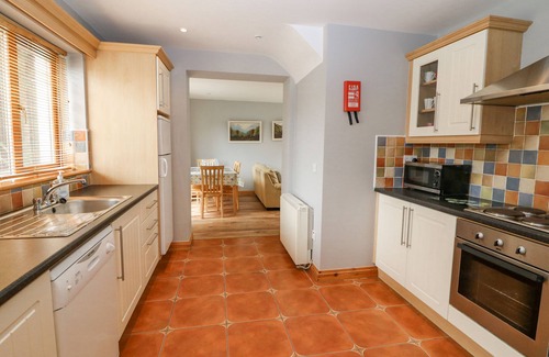 Sneem Cottage | 14 SNEEM LEISURE VILLAGE, pet friendly in Sneem, County Kerry