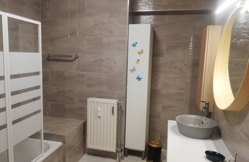 Sint-Jans-Molenbeek Station Balnéaire | 140 m² Chambre privée ∙ 1 chambre ∙ 2 personnes