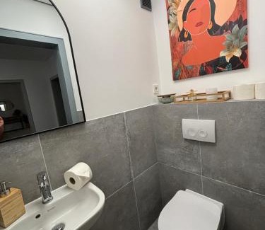 Region Hannover District Appartement | 140qm - 4 Zimmer- Parkplatz - Autobahn - blauer See - MalliBase Apartments