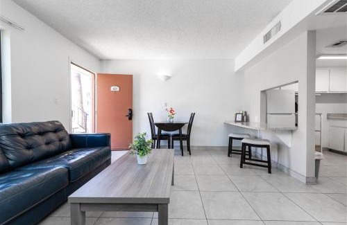 South Scottsdale Appartement | 145 Fully Furnished 1BR Suite-Pet Friendly