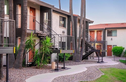 New Papago Parkway Appartement | Bons moments et Tan lignes! Privé 1 chambre avec Wifi gratuit!