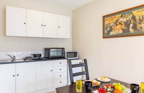 Nelson Bay Appartement | 14A Grafton St - Pet friendly studio with air con and wi-fi