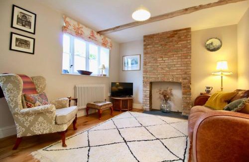 Alfriston Maison | 14th century Rose cottage, Centre of Alfriston By Air Premier