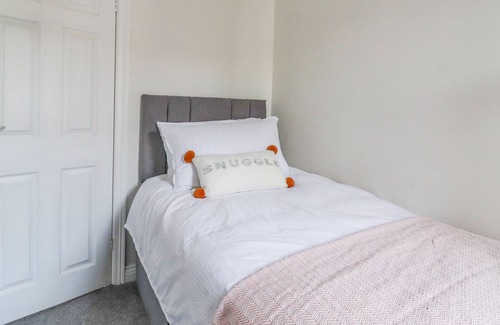 Skipton Cottage | 15 CLITHEROE, family friendly, with open fire in Skipton