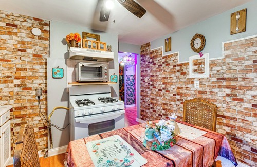 Newark Appartement | 15 Mi to NYC: Pet-Friendly Newark Apt