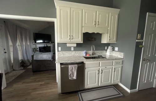 Northport Maison | 15 min drive to GAME day! 3b/2bth home