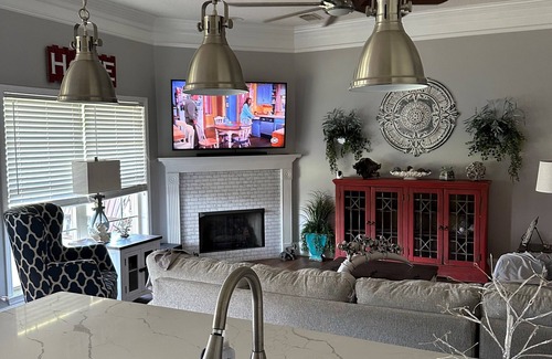 Northport Maison | 15 mins from downtown Tuscaloosa and University area in quiet safe neighborhood.
