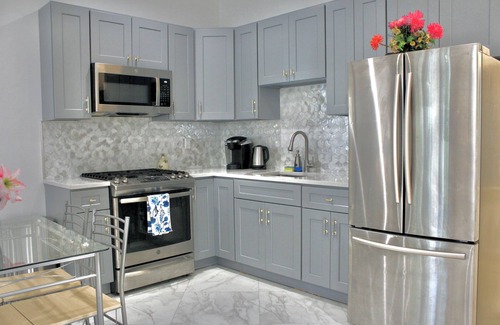 Queens Appartement | 15 Minutes From Manhattan Private 2-Bedroom in Astoria Queens/LIC