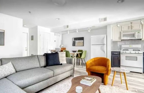 Weehawken Appartement | 15 minutes to NYC+Washer&Dryer Onsite Parking