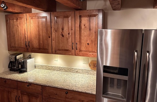Chester Maison | 15 Minutes to ski Okemo - Mountain views from this magical log home on 6 acres