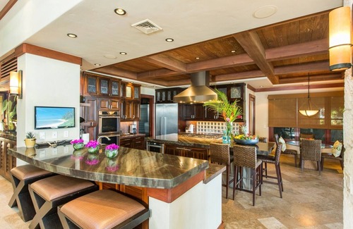 Kahala Maison | 15% Off Summer Special! Luxury Oceanfront Estate: Banyan House 4BD