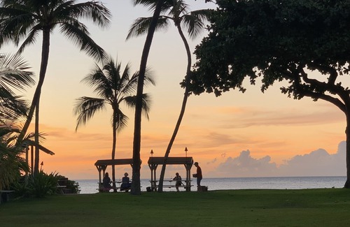 Haleiwa Copropriété | 15 Steps to the Beach! Ground Floor Completely Renovated on the North Shore
