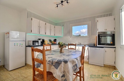 Tredrez-Locquemeau Maison | 150 m² Gîte ∙ 4 chambres ∙ 7 personnes