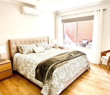 East Victoria Park Maison | 150 Unbeatable Location 3br Stylish Stay