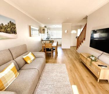 East Victoria Park Maison | 150 Unbeatable Location 3br Stylish Stay
