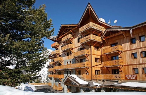 Bourg-Saint-Maurice Appartement | 100m de los comercios, fitness, piscina, sauna, chimenea o estufa a leña, tv, local para esquís