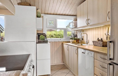 Bratten Strand Cottage | 150m to beach, Indoor Pool, Fireplace, Undisturbed Privacy, Private Cottage