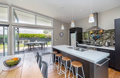 Martinborough Appartement | 15E · Wind Down on Esther, Martinborough