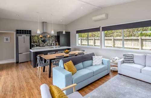 Martinborough Appartement | 15E · Wind Down on Esther, Martinborough