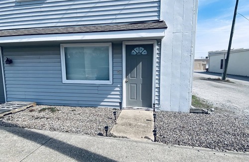 Grain Valley Appartement | 15miles to stadiums-walking distance to local bars