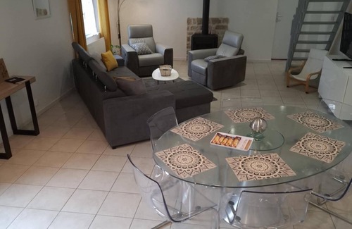 Hermes Maison | 15mn Beauvais airport 5 minute from château de la trye station 1km sncf