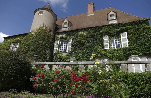 Artonne Villa | Chateau du 15eme siècle avec piscine, parc et dependance - Auvergne