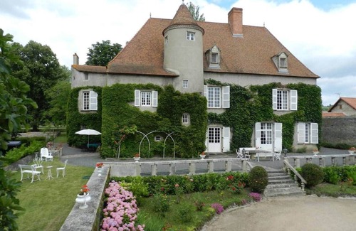 Artonne Villa | Chateau du 15eme siècle avec piscine, parc et dependance - Auvergne