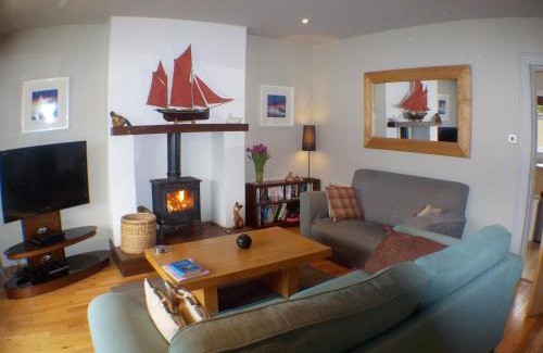 Arrochar Maison | 16 Admiralty